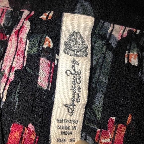 🔥 SOLD🔥American Rag sheer floral blouse - Picture 3 of 3